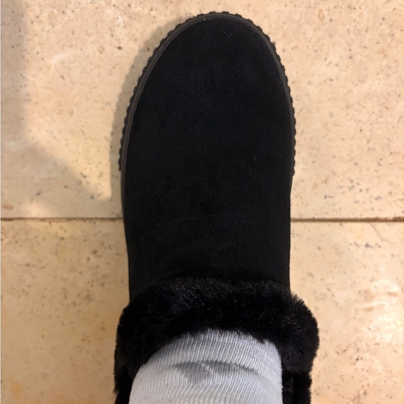 Timberland Black Fur-Lined Ankle Boots - Picture 6 of 6